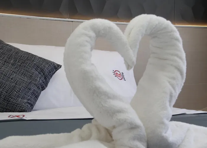 Real Hotel *